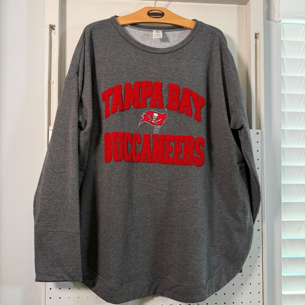 Tampa‎ Bay Buccaneers NFL Sweatshirt Women's Charcoal Crewneck Slit Hem - 2XL